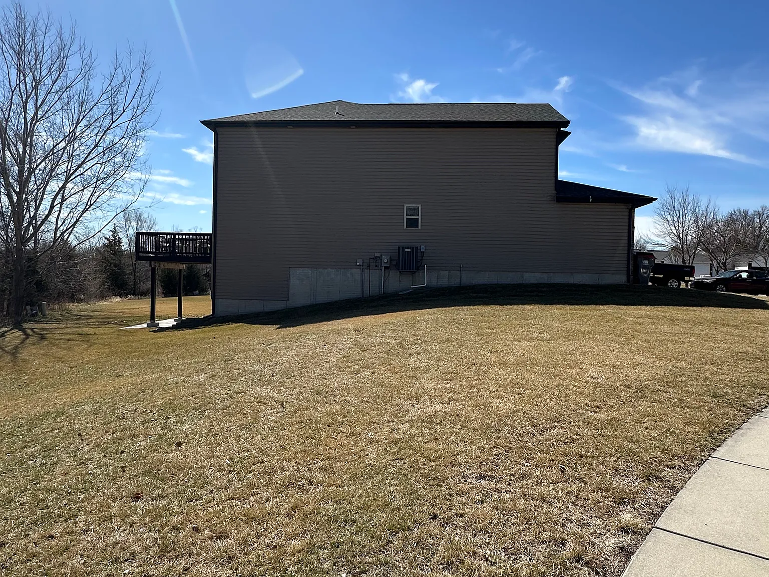 3 bed, 2.5 bath, 1739 sqft, $2,050 — Photo 3