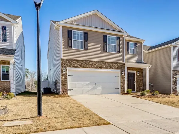 1281 37th Avenue Ln NE, Hickory, NC 28601