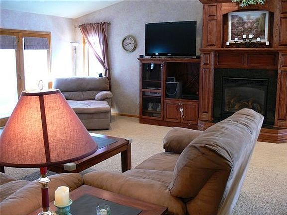 3rd image of 2610 Ella Ln