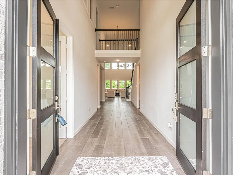 1618 Clover Ct — Photo 21