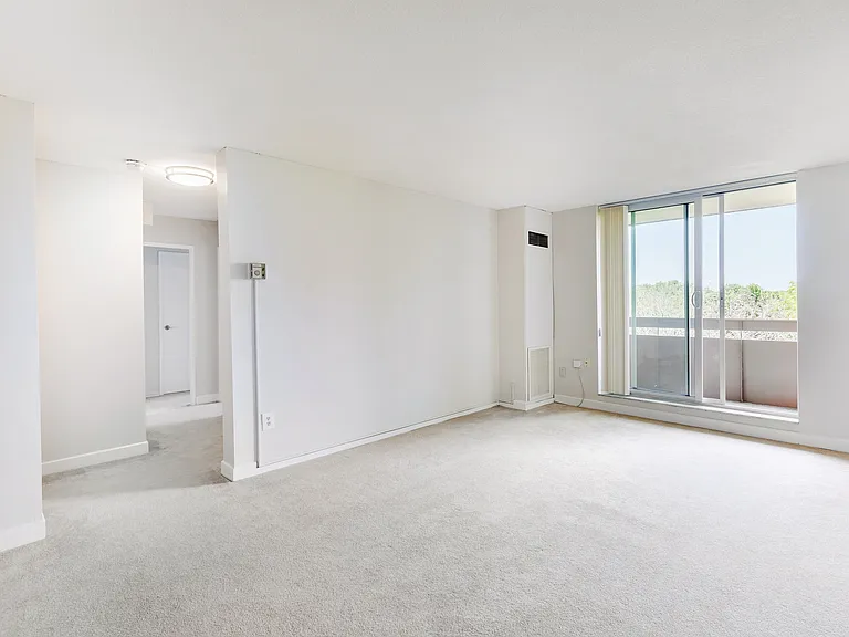 395 Martha St #503 — Photo 11