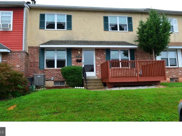 1509 Whitpain Hls, Blue Bell, PA 19422