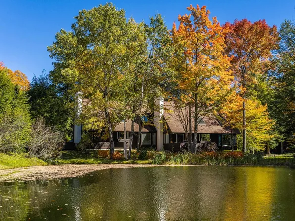 81 Pond View Road, Winhall, VT 05340
