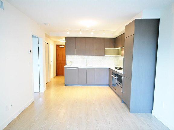 3rd image of 3131 Ketcheson Rd #802