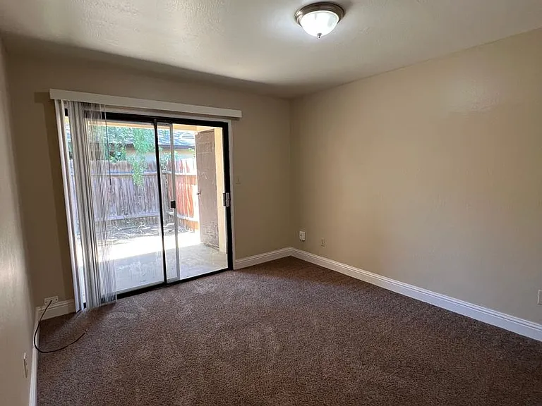 N Laurelglen Blvd 7612 — Photo 31