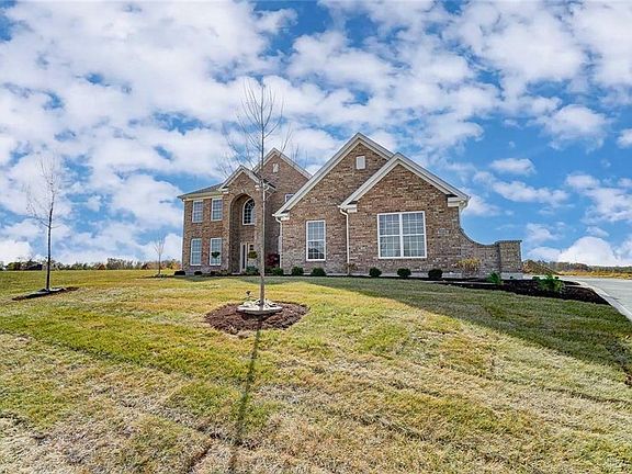 2nd image of 7009 Tamarack Ct