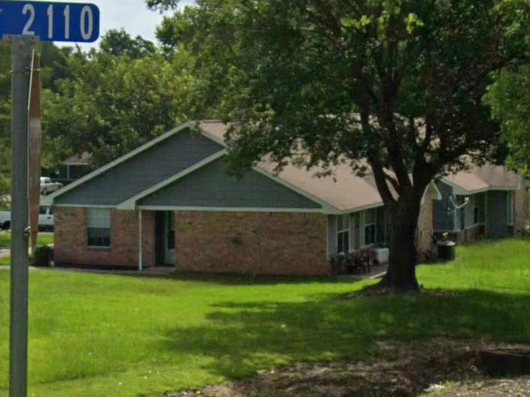 109 S Dunbar Ln — Photo 4