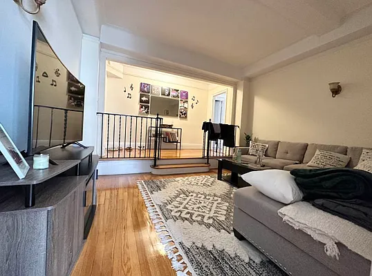 Rented by Green Home NY Realty LLC | media 8