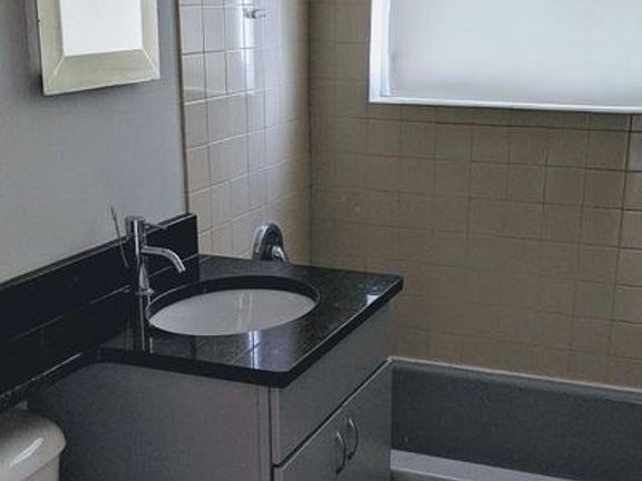3rd image of 301 Bluff Ave APT 2E