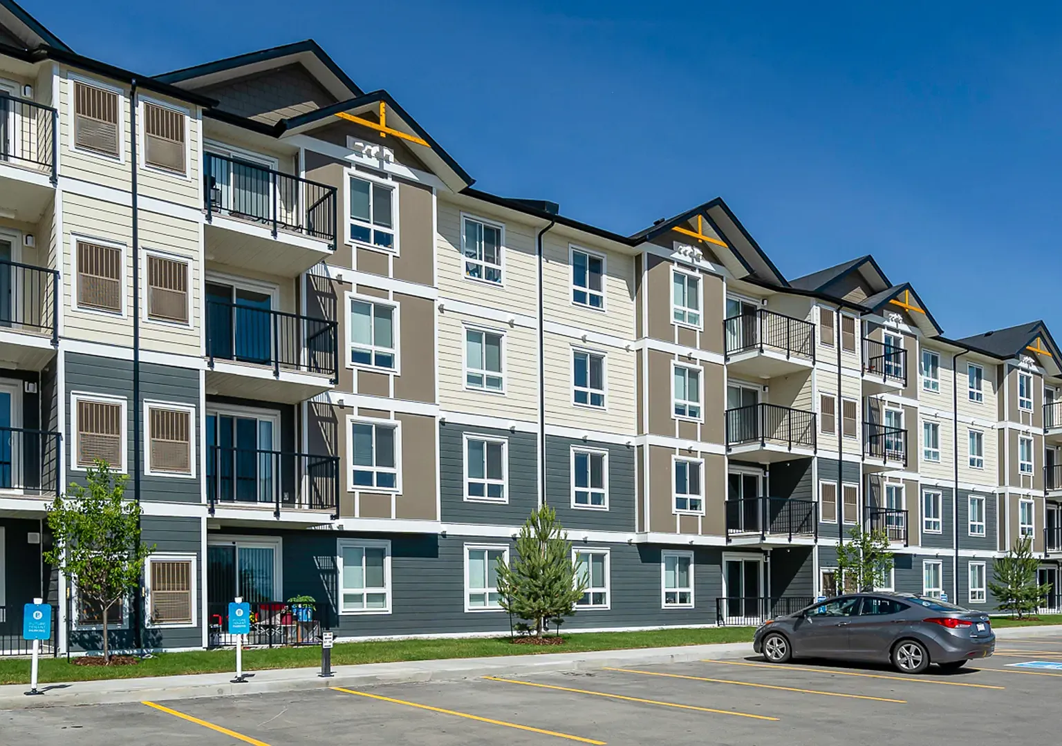 Lakecrest Apartments — Photo 3