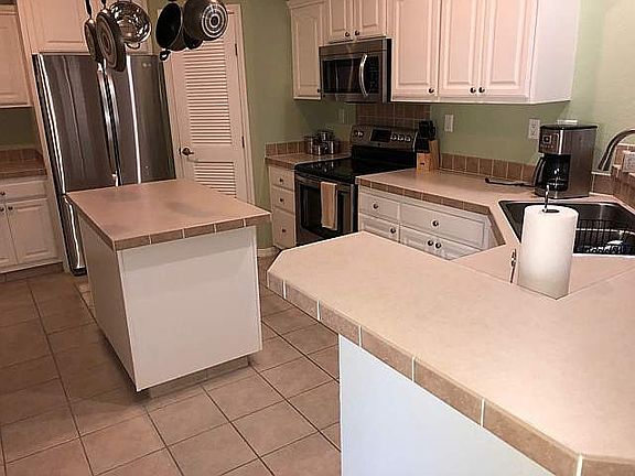 3rd image of 1685 Shady Ln
