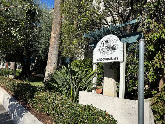 2nd image of 985 E California Blvd Unit 206