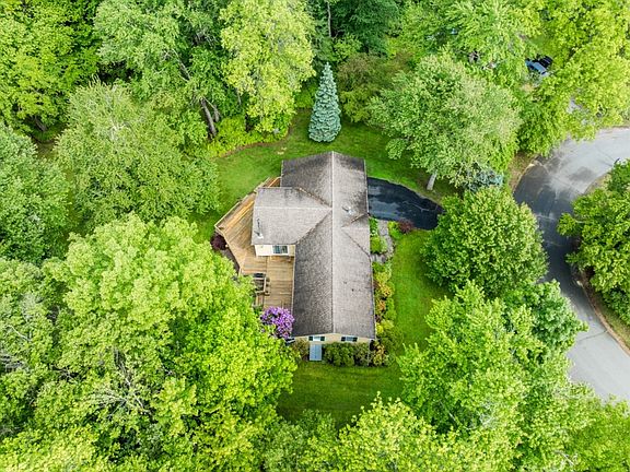 5th image of 54 Deepwoods Dr