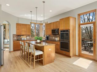 19097 Inndale Dr, Lakeville, MN 55044