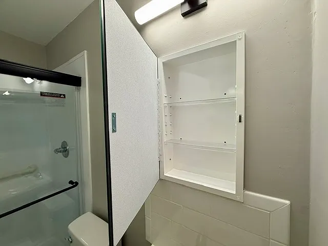 905 Camden Ct — Photo 12