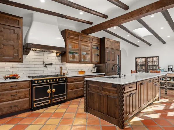 626 Canyon Rd, Santa Fe, NM 87501