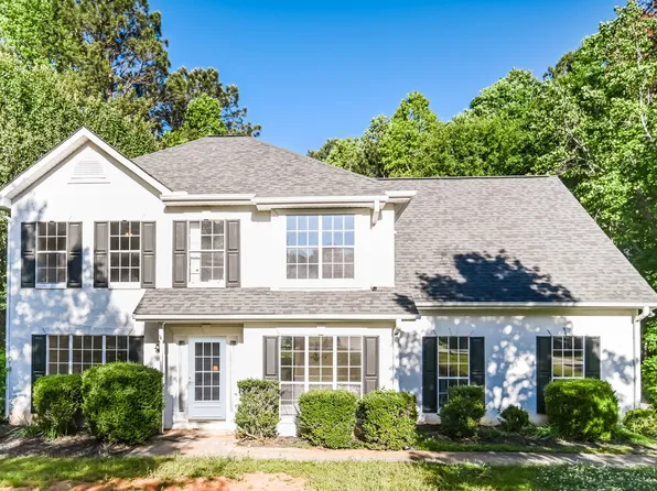 135 Masters Dr, Newnan, GA 30265