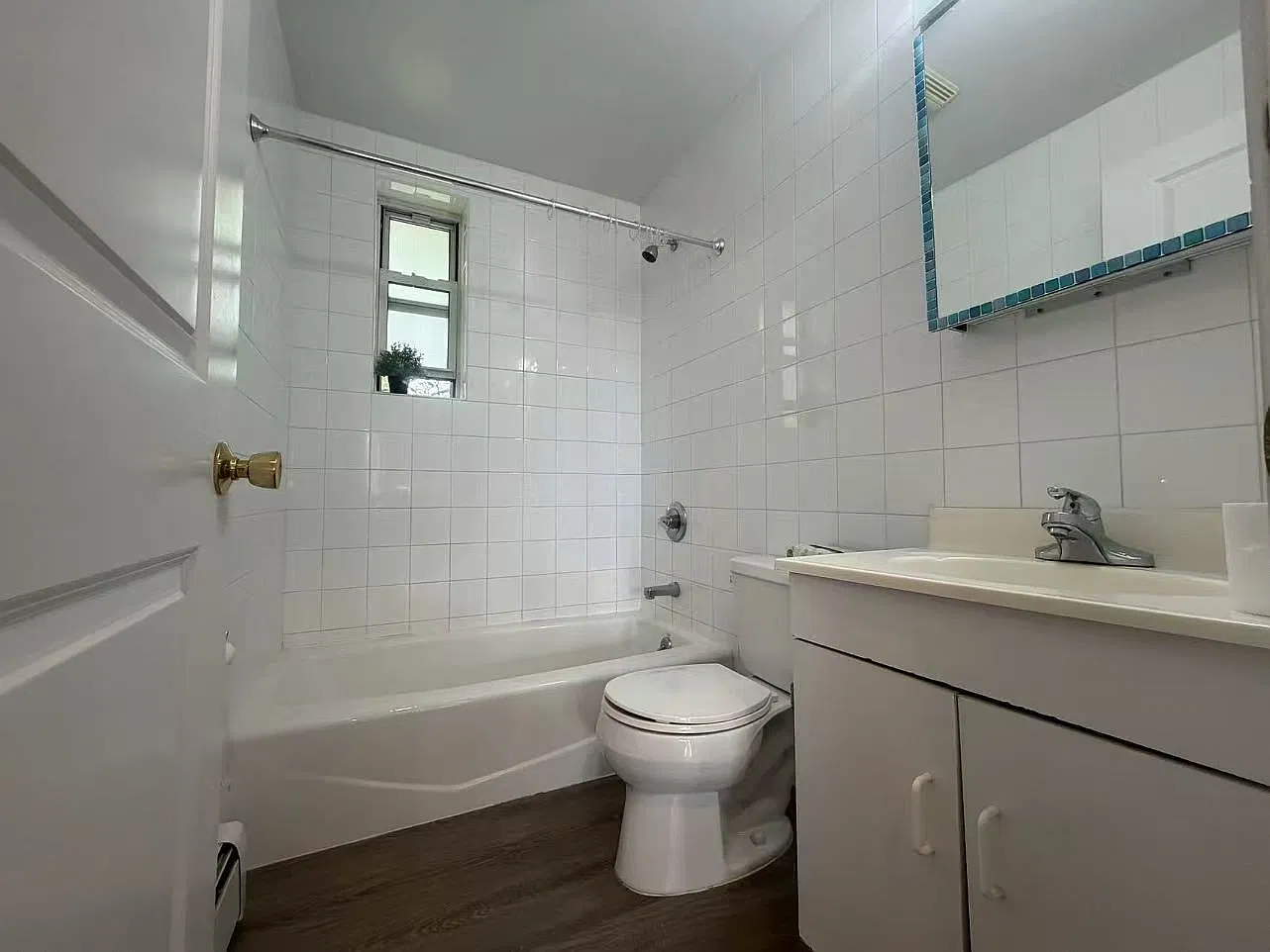 3 bed, 1050 sqft, $2,900 — Photo 4