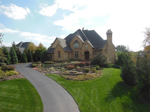 2nd image of 38W595 Forest Glen Ct