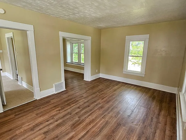 344 Fuller St — Photo 11