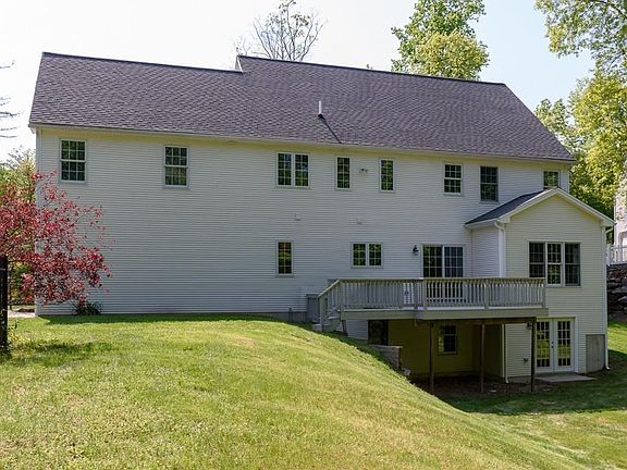 5th image of 376 Crawford St