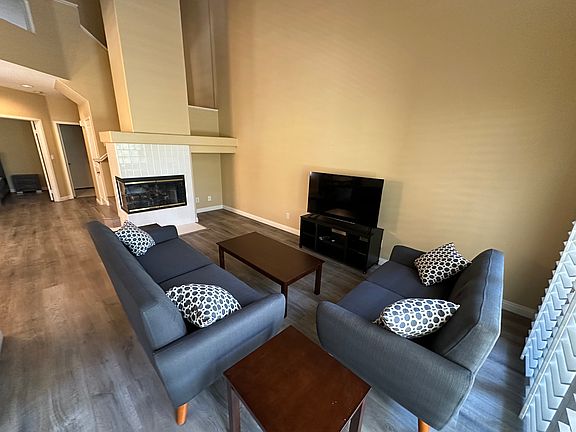 2nd image of 2090 Villa Del Lago Dr Unit B