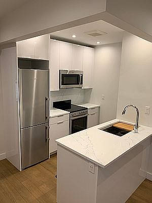 3rd image of 1064 Madison Ave APT 11