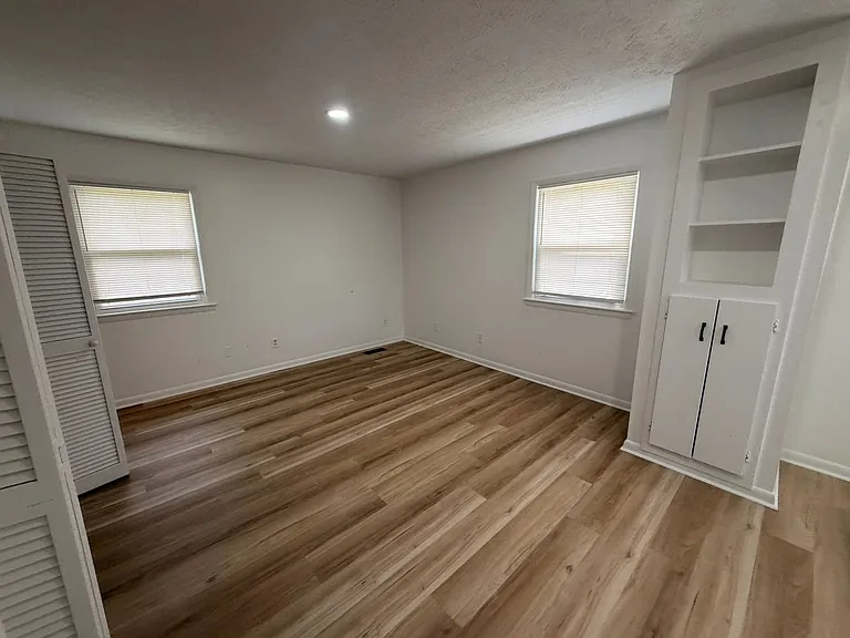 139 N Ingleside Dr — Photo 14