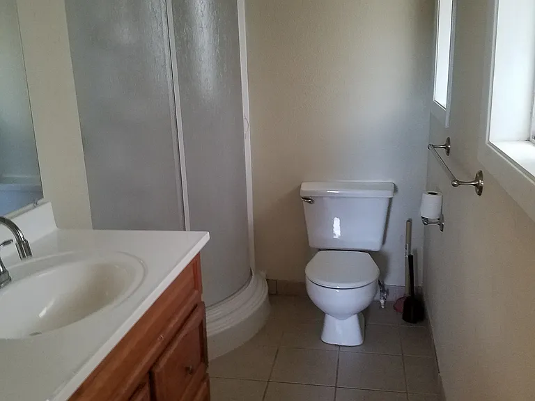 1897 NW Dogwood St — Photo 11