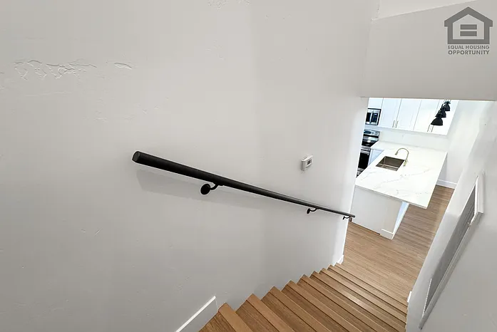 185 Sugarloaf St #1 — Photo 17