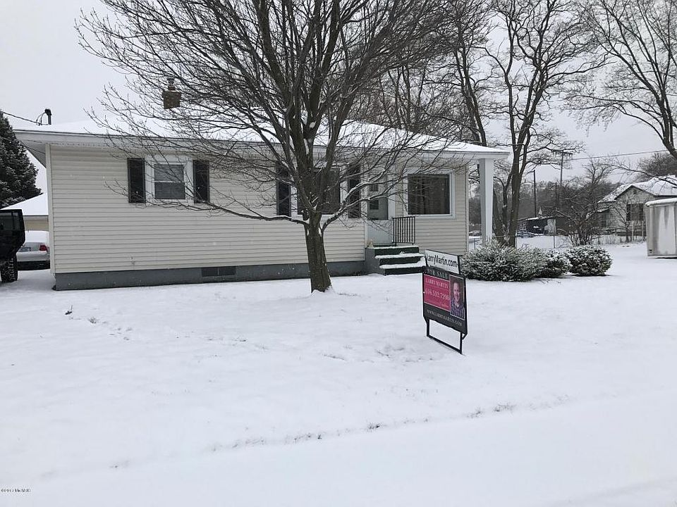 1st image of 798 Bungalow St SW