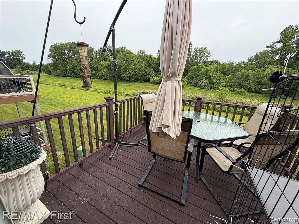 2 bed, 2.0 bath, 1700 sqft, $2,100 — Photo 2
