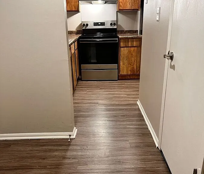 1147 Abbey Ln #B3 — Photo 3