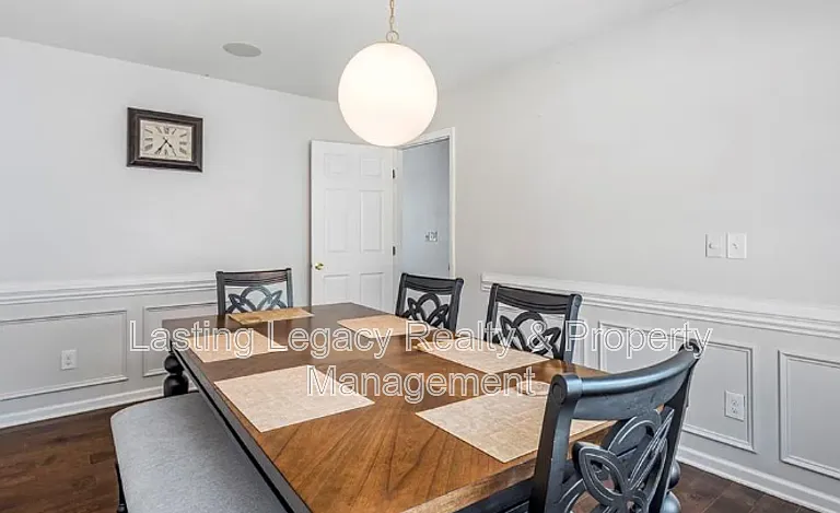 5047 Mount Hope Dr — Photo 15
