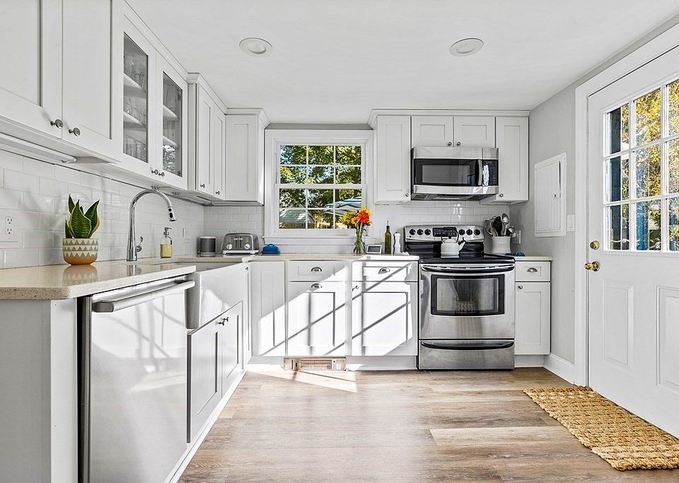 21 Bradley Woods Dr, Hingham, MA 02043 Zillow