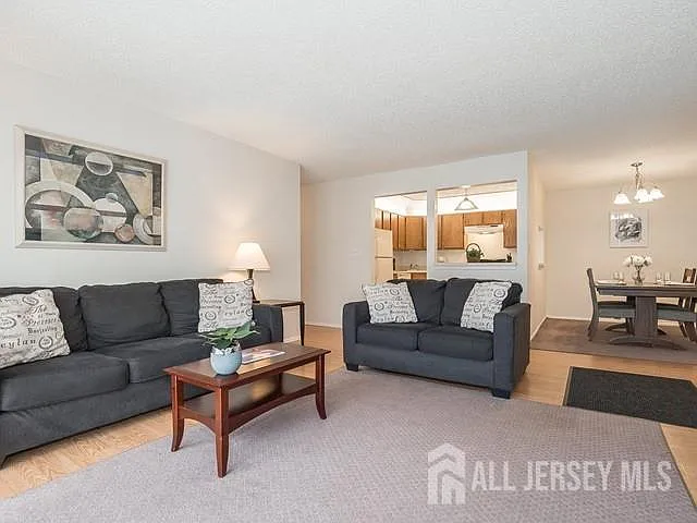 414 Lancaster Ct — Photo 1
