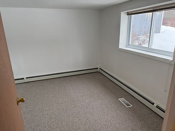 5th image of 2 Crestwood Rd #2