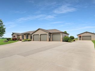 N2005 Holland Rd, Appleton, WI 54913