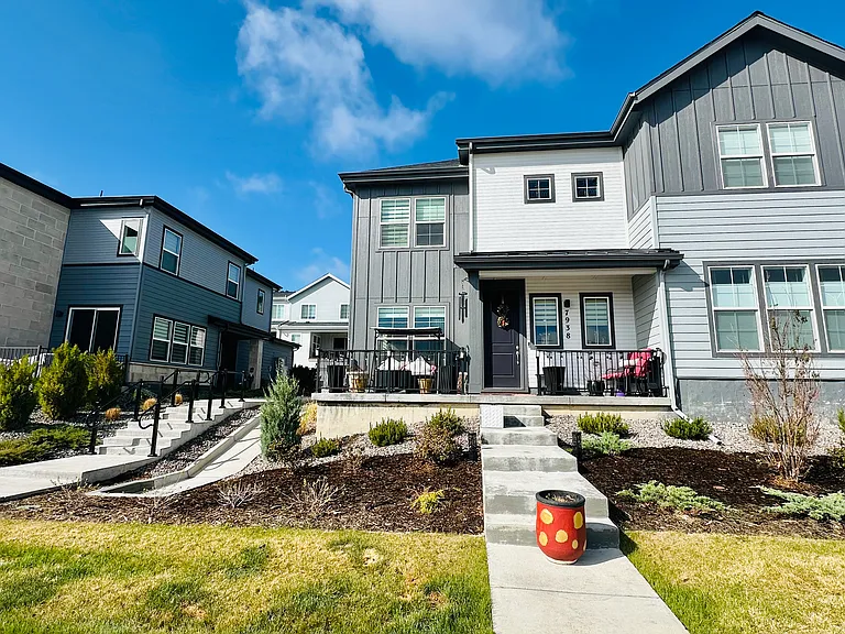 7938 Sterling Ranch Ave — Photo 4