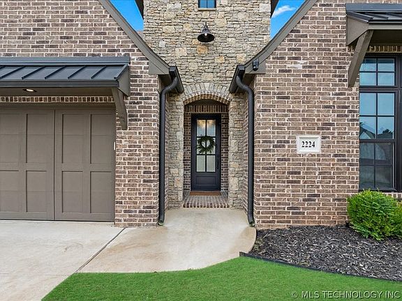 2nd image of 2224 W Decatur St