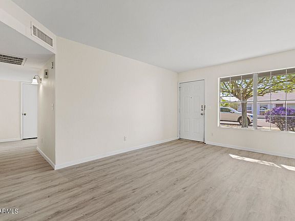 5th image of 4762 W Villa Maria Dr