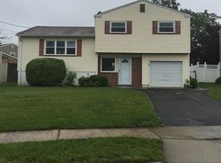 4 Sczkurka Pl, Carteret, NJ 07008