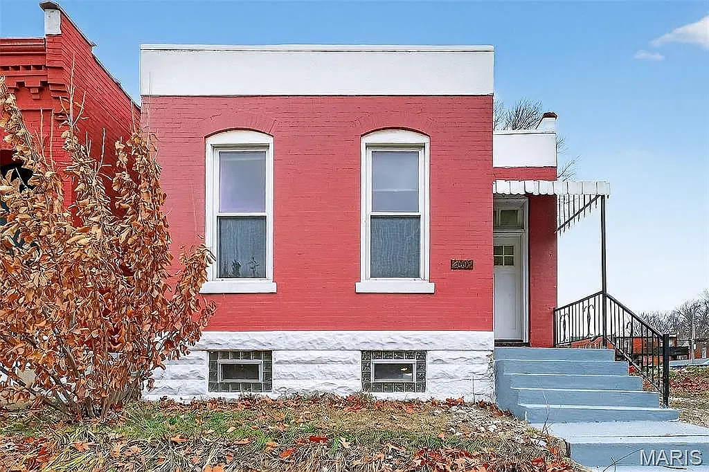 2605 Michigan Ave photo 1