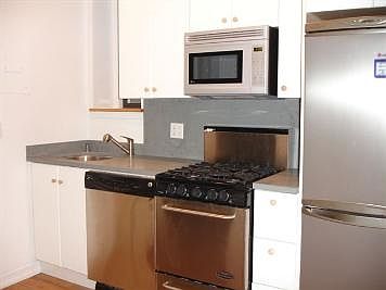 2nd image of 237 E 88th St APT 203