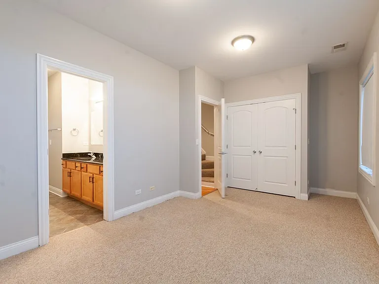 7016 W Medill Ave #7016 — Photo 8