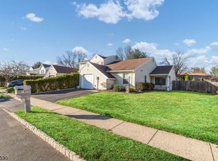 18 Woodbury Rd, Edison, NJ 08820