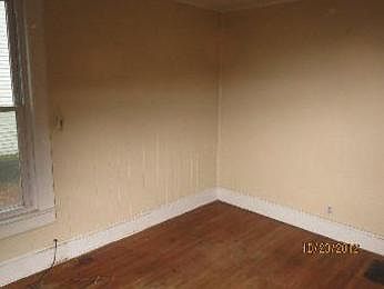 4th image of 4677 Dewey Ave