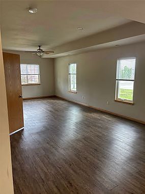 4th image of 841 Orchard St