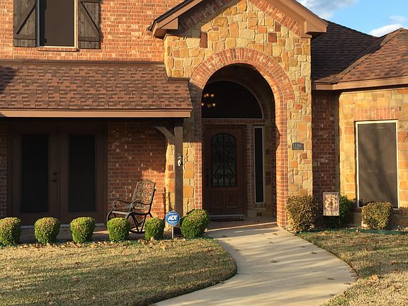 2nd image of 1106 Red Leaf Dr