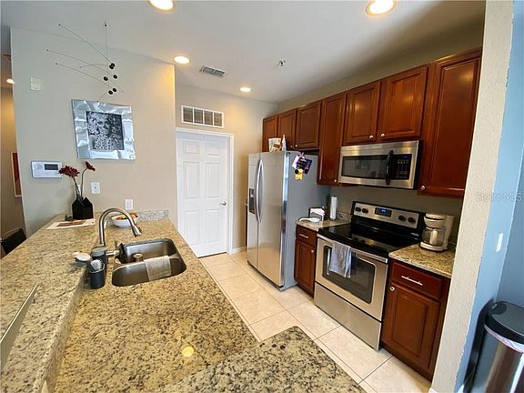 2nd image of 2442 Grand Central Pkwy APT 16